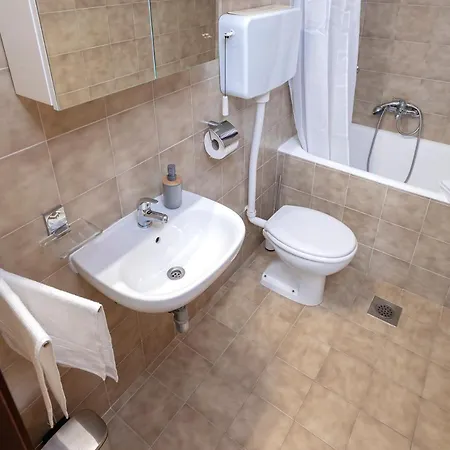 Bodlovic - Zf Hvar * Hvar Town