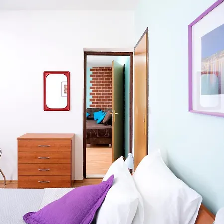 Bodlovic - Zf Hvar חוואר