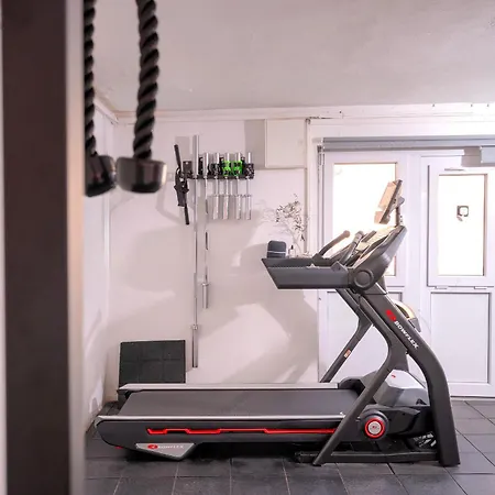 Bodlovic - Zf Hvar * חוואר