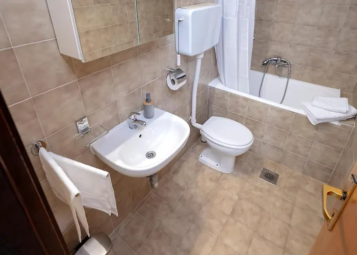 Bodlovic - Zf Hvar * Хвар