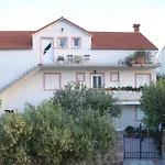 Bodlovic - Zf Hvar * Hvar Town